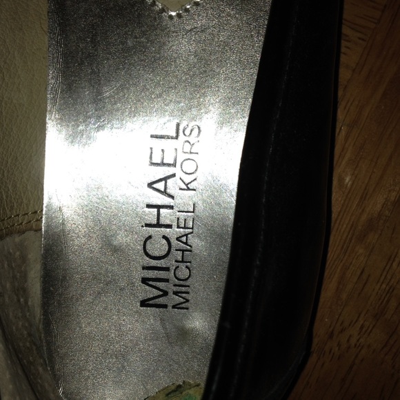 Micheal Kors Flats - Picture 2 of 2