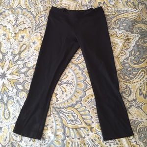 Lululemon Athletica cropped pant!