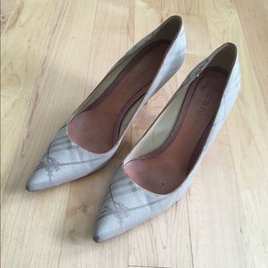 Burberry nude pumps - patterned!!!