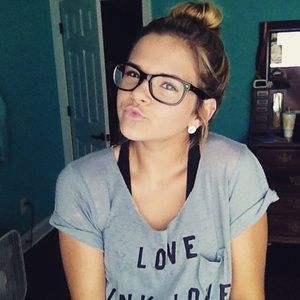 Meet your Posher, Logan