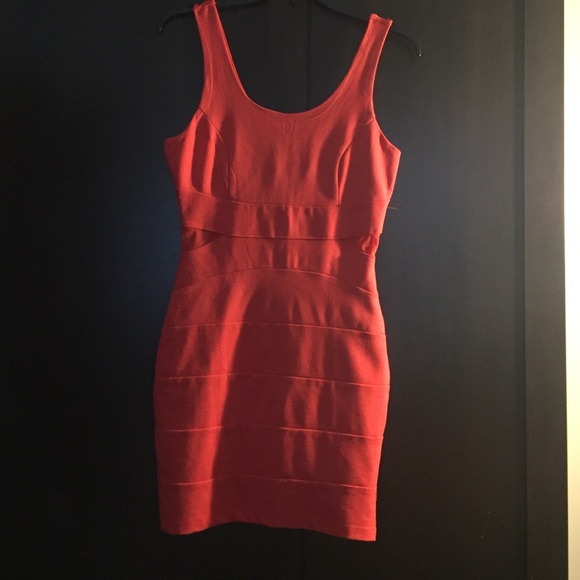 Short dress - Picture 2 of 4
