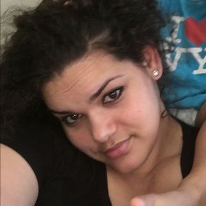 Meet your Posher, Arielle