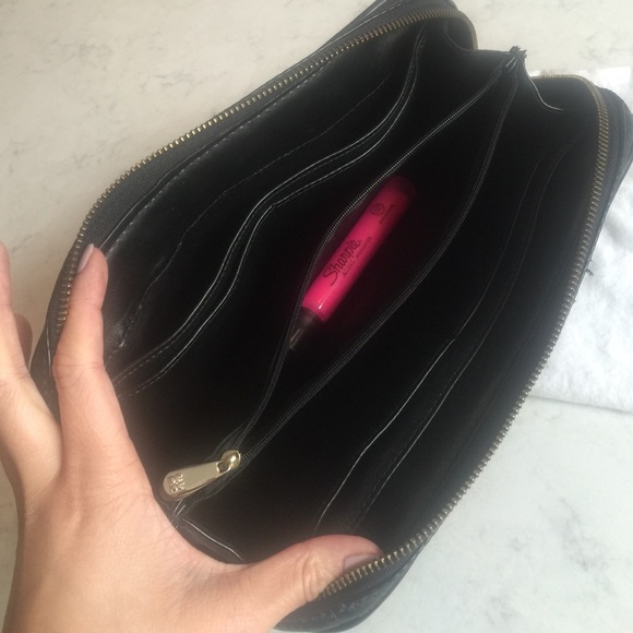 BCBGMAXAZRIA CLUTCH - Picture 2 of 4