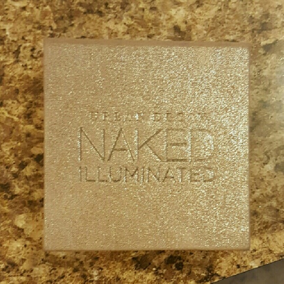 Urban Decay Naked Illuminated highlighter