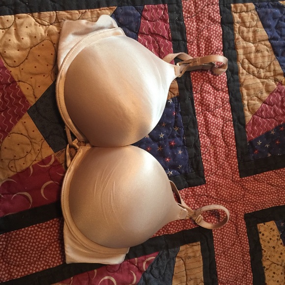 VS miraculous Plunge 34B NWOT