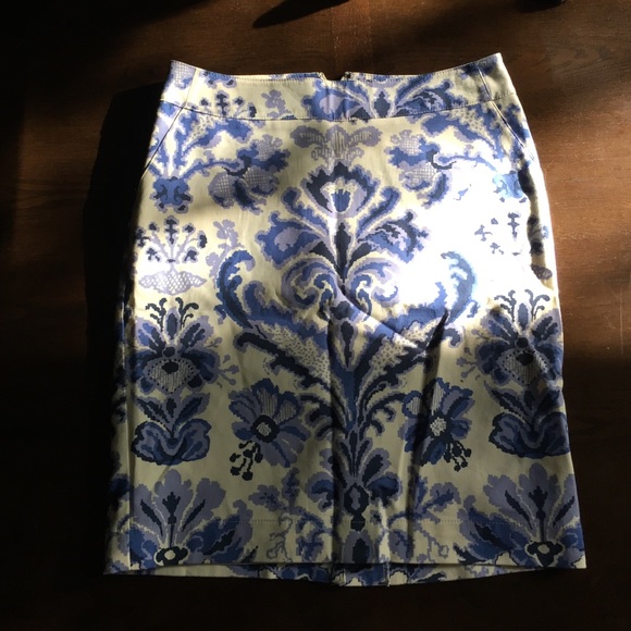 Printed pencil skirt
