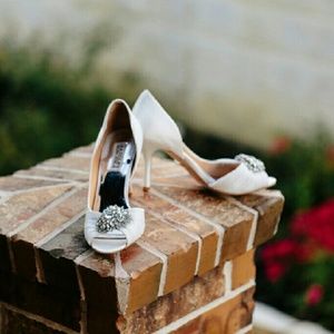 Bridal shoes with rhinestone satin embellished