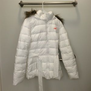 White Hollister puffer coat