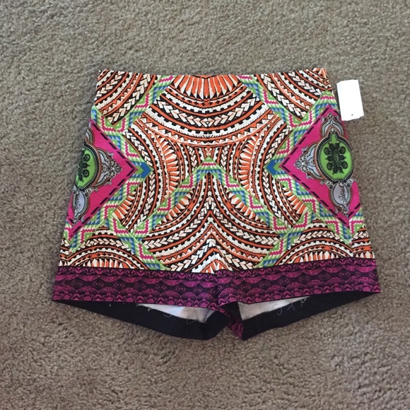 NEW WITH TAGS -- Adorable shorts!
