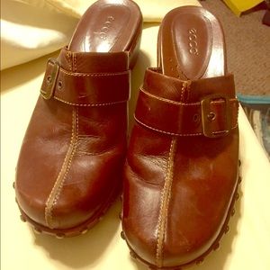 Ecco slip on mules/clogs.