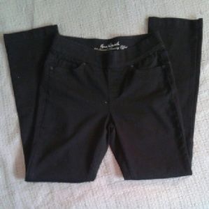 Gloria Vanderbilt Slimming Black Jeans