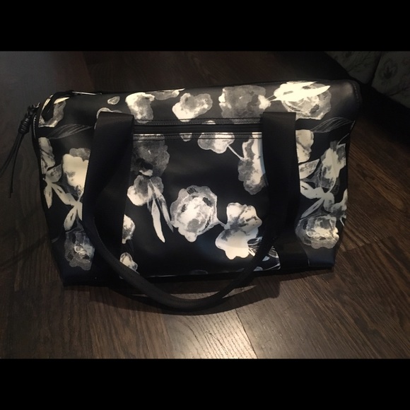 Lululemon flowin with my omies bag - Picture 3 of 4