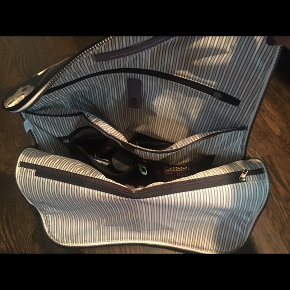 Lululemon flowin with my omies bag - Picture 4 of 4