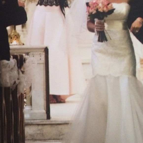 Couture Monique Lhuillier Wedding dress ๐ - Picture 3 of 6