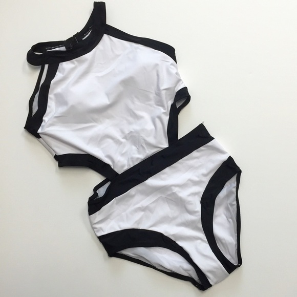 Black and white swimming suite one piece sw129 - Picture 3 of 4