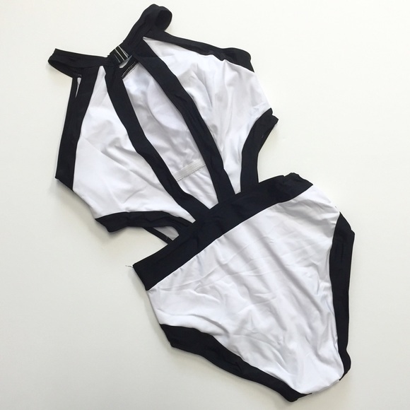 Black and white swimming suite one piece sw129 - Picture 4 of 4