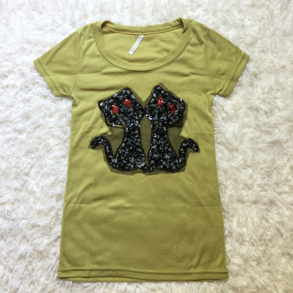 NWOT Green Double Cat T-shirt - S