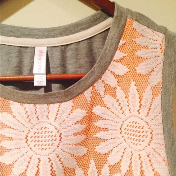 NWOT Sunflower Crop Top - Picture 3 of 4