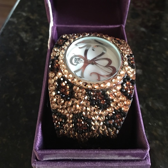 Watch - Picture 3 of 4