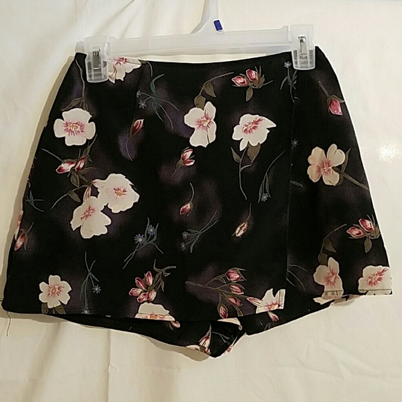 Vintage Floral Oragami Shorts