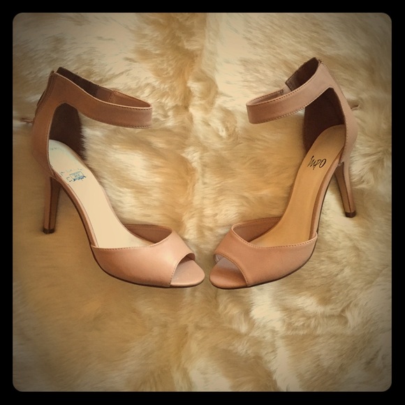 Beige/pinky strappy heel