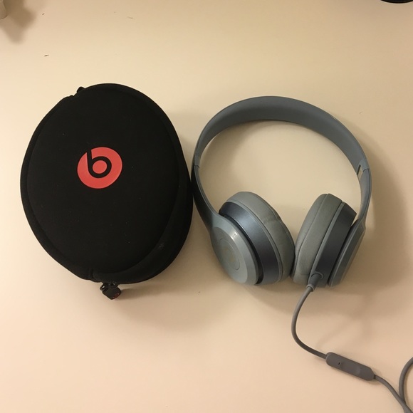 Beats solo 2 headphones - Picture 1 of 2