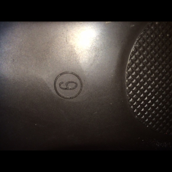 Sweet Dark Red Sandals. MUST BUNDLE - Picture 3 of 4