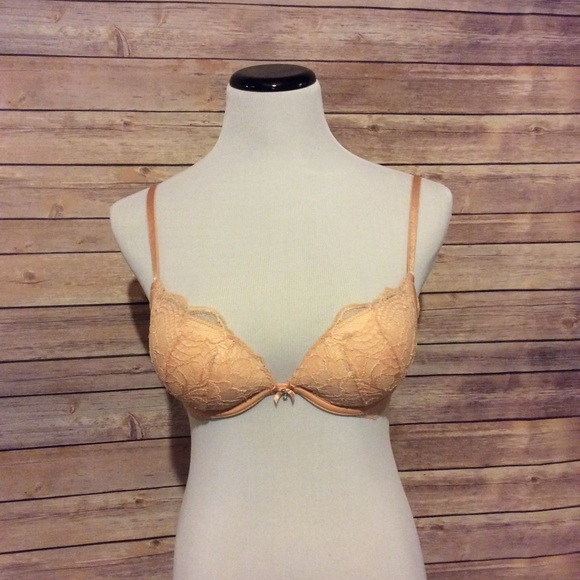 Victoria's Secret Close Up Bra! Like new