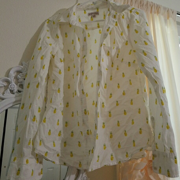 Merona size medium pineapple button up top