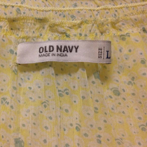 Old Navy sheer spring/summer blouse! - Picture 3 of 4