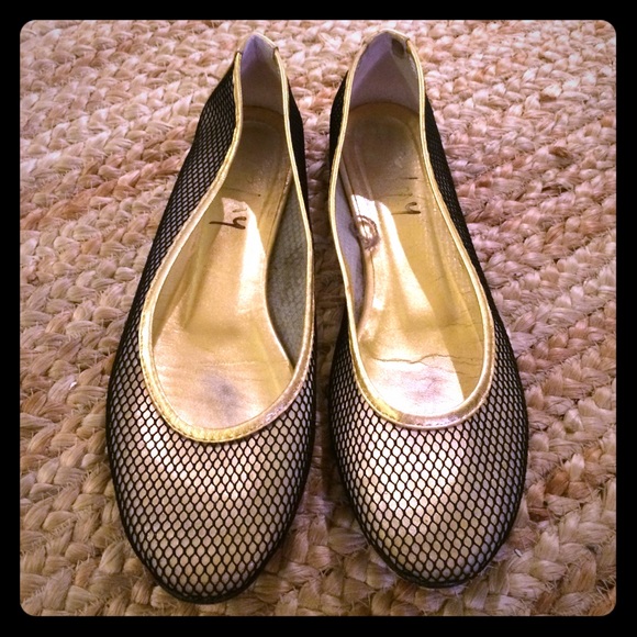 Black and gold shoes flats fs/ny size 8.5