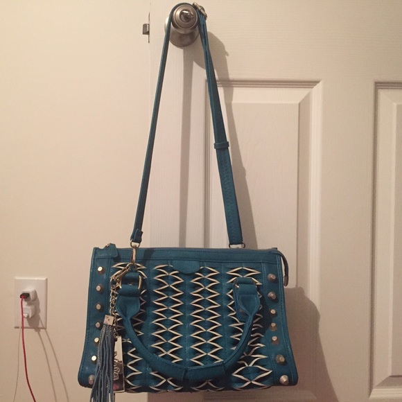 IZZY & ALI SHOULDER BAG