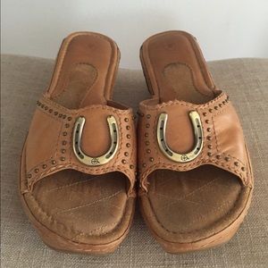 Ariat woman's horse shoe wedge sandal