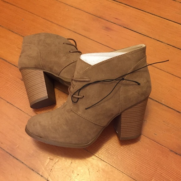 Never Before Worn Tie Up Shoes