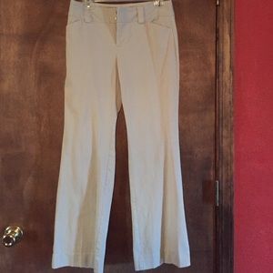 GAP curvy fit Khakis Sz 4A
