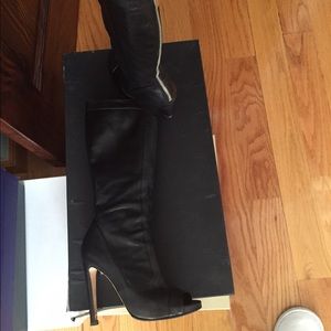 Sexy Tania Spinelli peep-toe black leather boots!