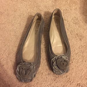 Taryn Rose grey zipper rose flats