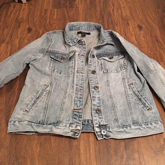 Jean jacket barely worn