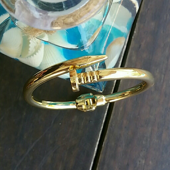 Jewelry - Rhodium love bracelet