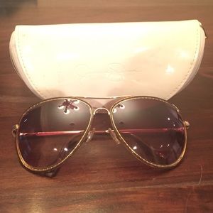 Jessica Simpson aviator sunglasses