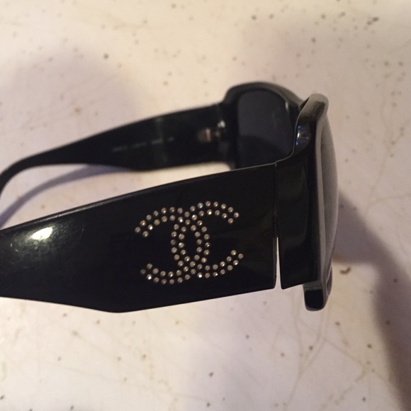 Chanel sunglasses - Picture 2 of 4