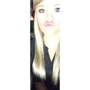 Meet your Posher, Desirae