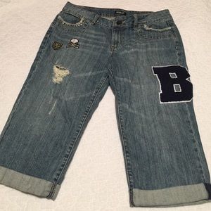 Vintage looking cuffed Capri jeans!