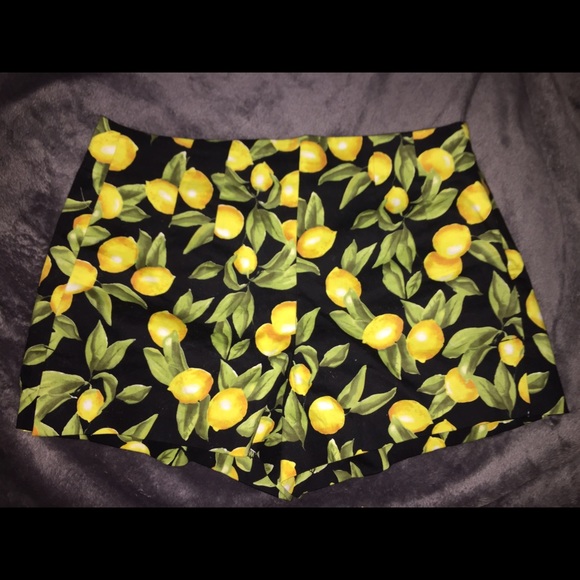 🍋LEMON PRINT SHORTS🍋