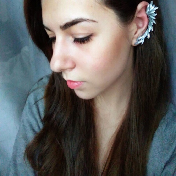 ❣HP❣Crystal Spike Ear Cuff - Picture 2 of 2