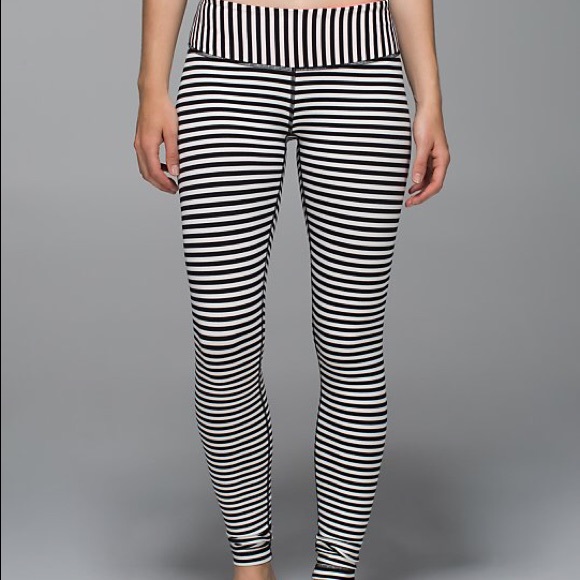 Lululemon Wunder Under striped grapefruit NWT sz 4