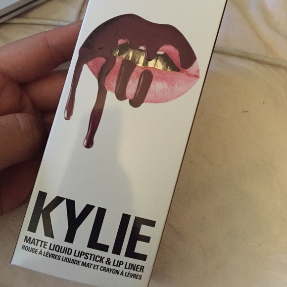 KYLIE COSMETICS Love Bite kit NWT