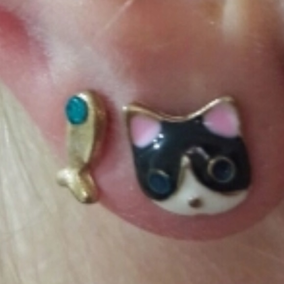 Kitty Fishy Earrings - Picture 2 of 4