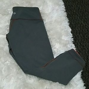 Lululemon cropped reversible leggings