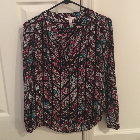 Flowery print, long sleeve shirt.